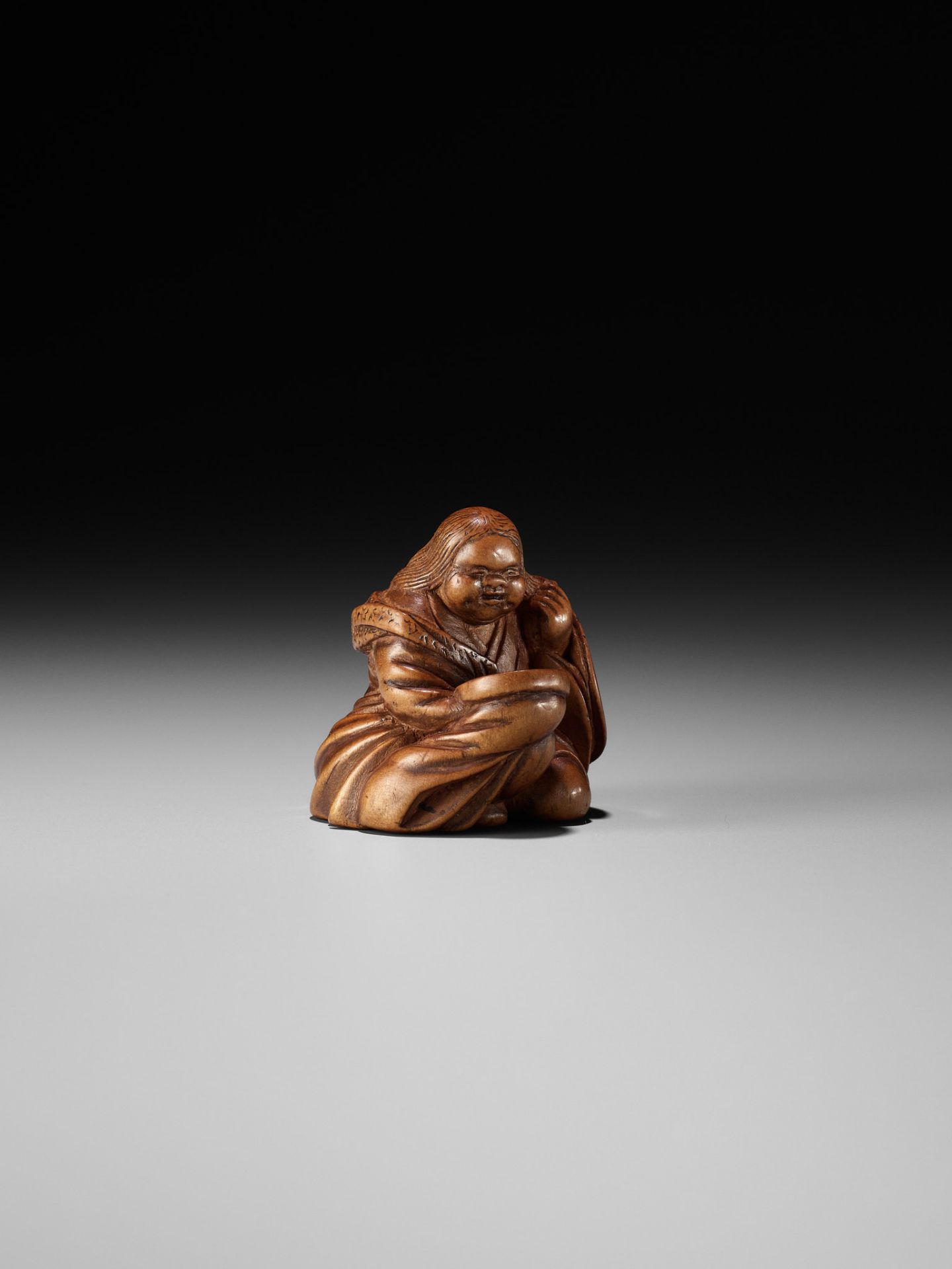 JOBUN: A VERY RARE WOOD NETSUKE OF OKAME WITH A SAKE SAUCER - Image 11 of 14