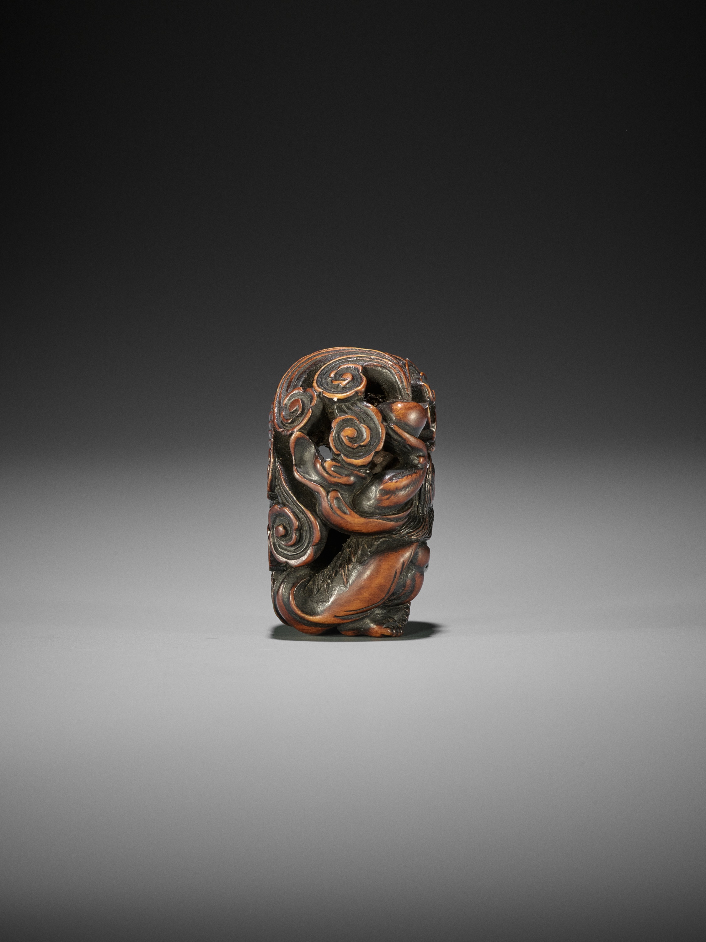 SADAKATA: A SUPERB WOOD NETSUKE OF RAKAN HANDAKA SONJA WITH DRAGON - Image 12 of 15