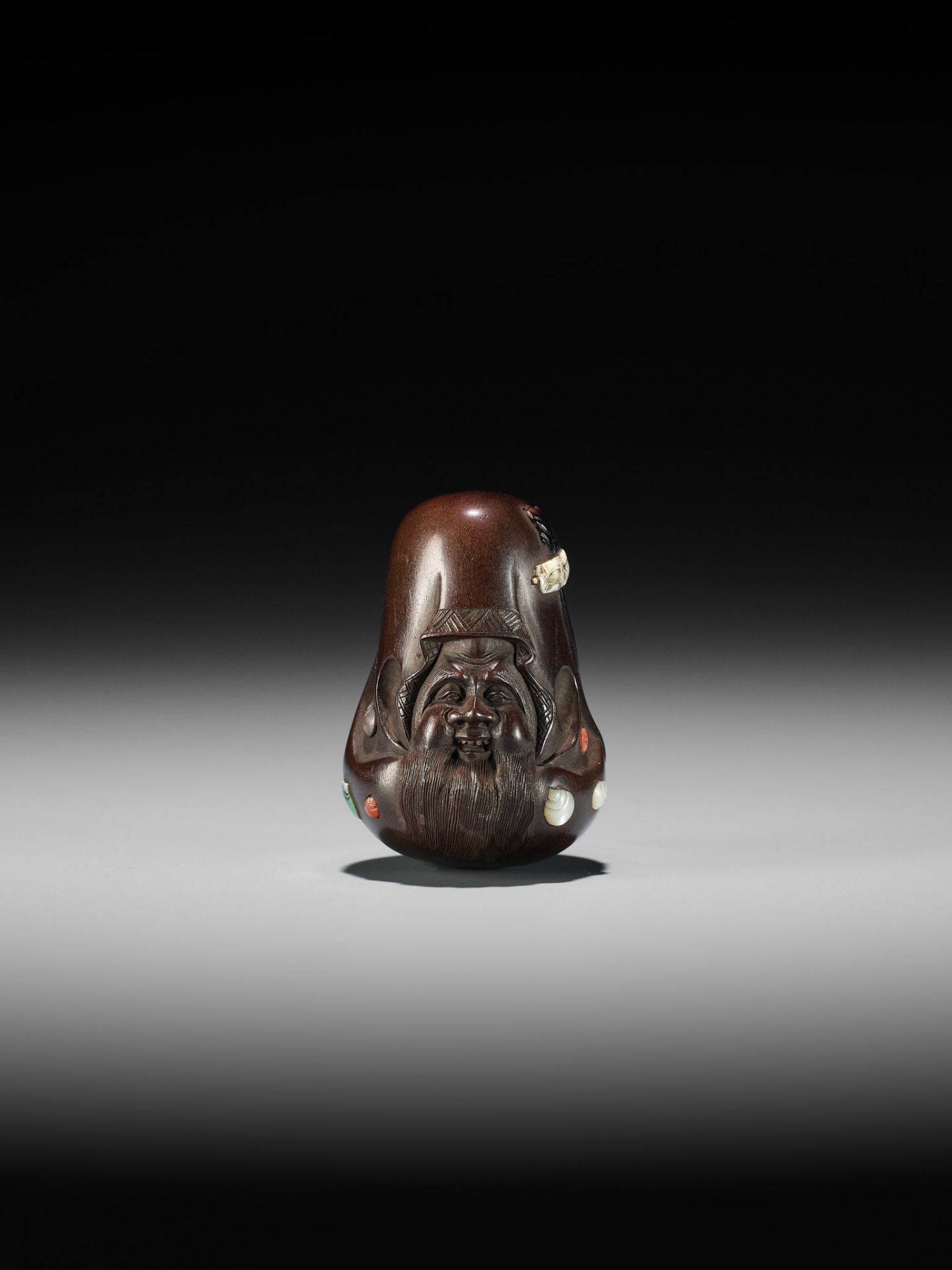 RYUGYOKU SANSUI: A VERY FINE INLAID WOOD NETSUKE OF FUKUROKUJU - Image 6 of 12