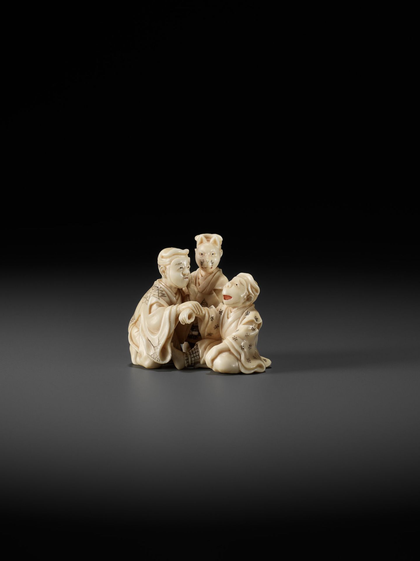 MORITA SOKO: A FINE IVORY NETSUKE DEPICTING THREE ACTORS - Image 2 of 14