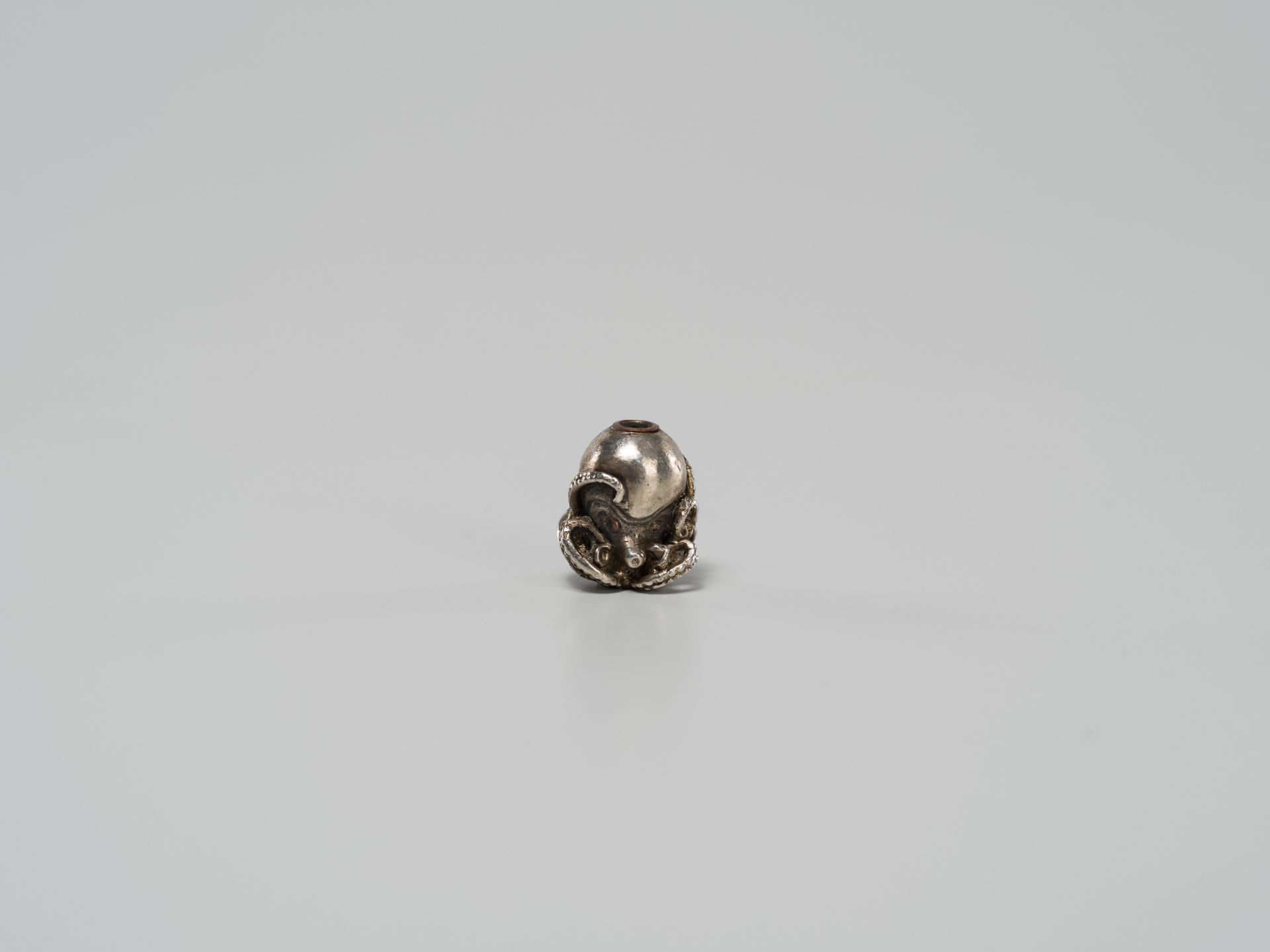 A FINE SILVER OJIME IN THE FORM OF AN OCTOPUS - Image 2 of 5