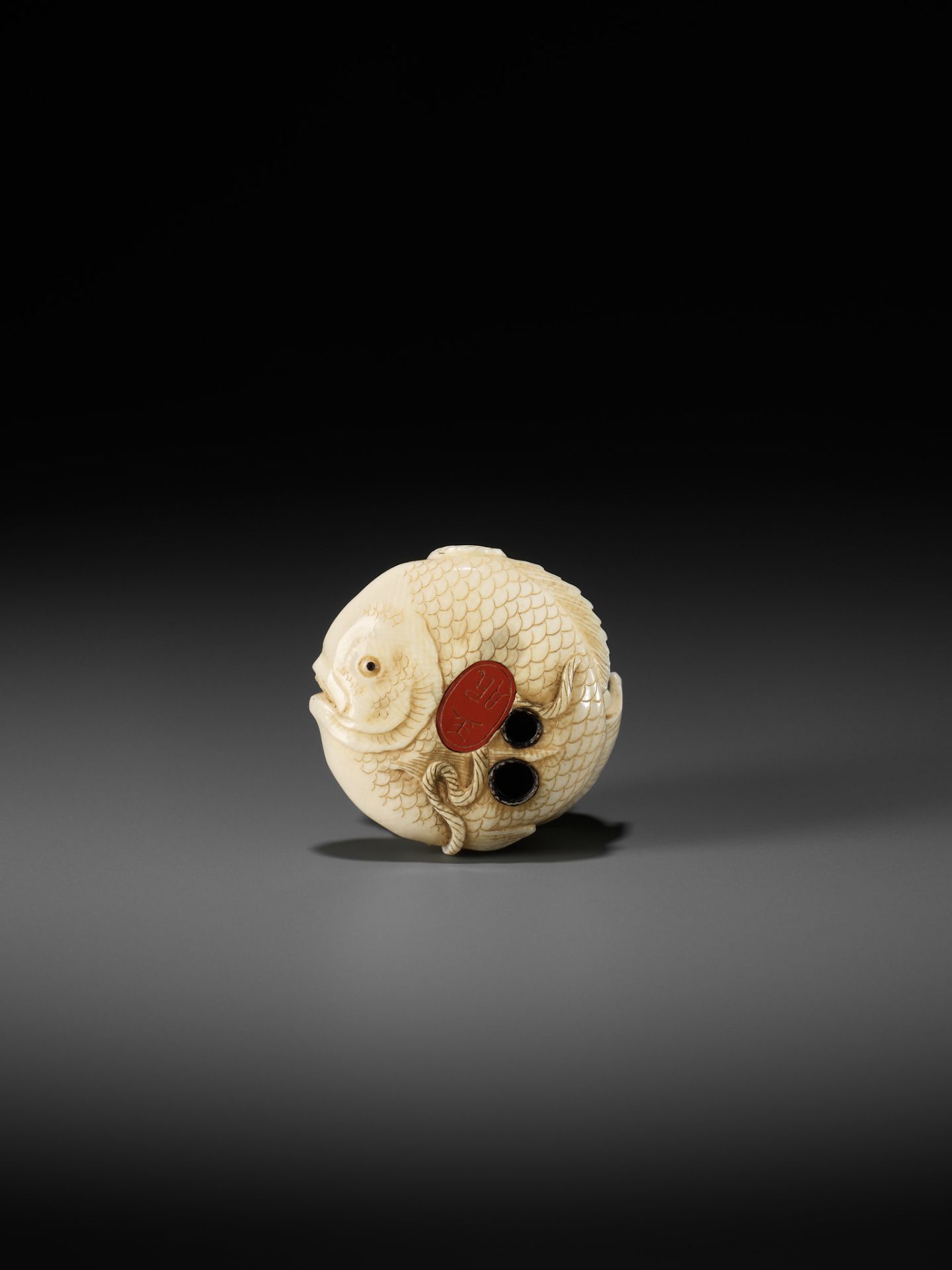 GYOKUMIN: A FINE TOKYO SCHOOL IVORY NETSUKE OF EBISU CATCHING A SEA BREAM - Image 4 of 12