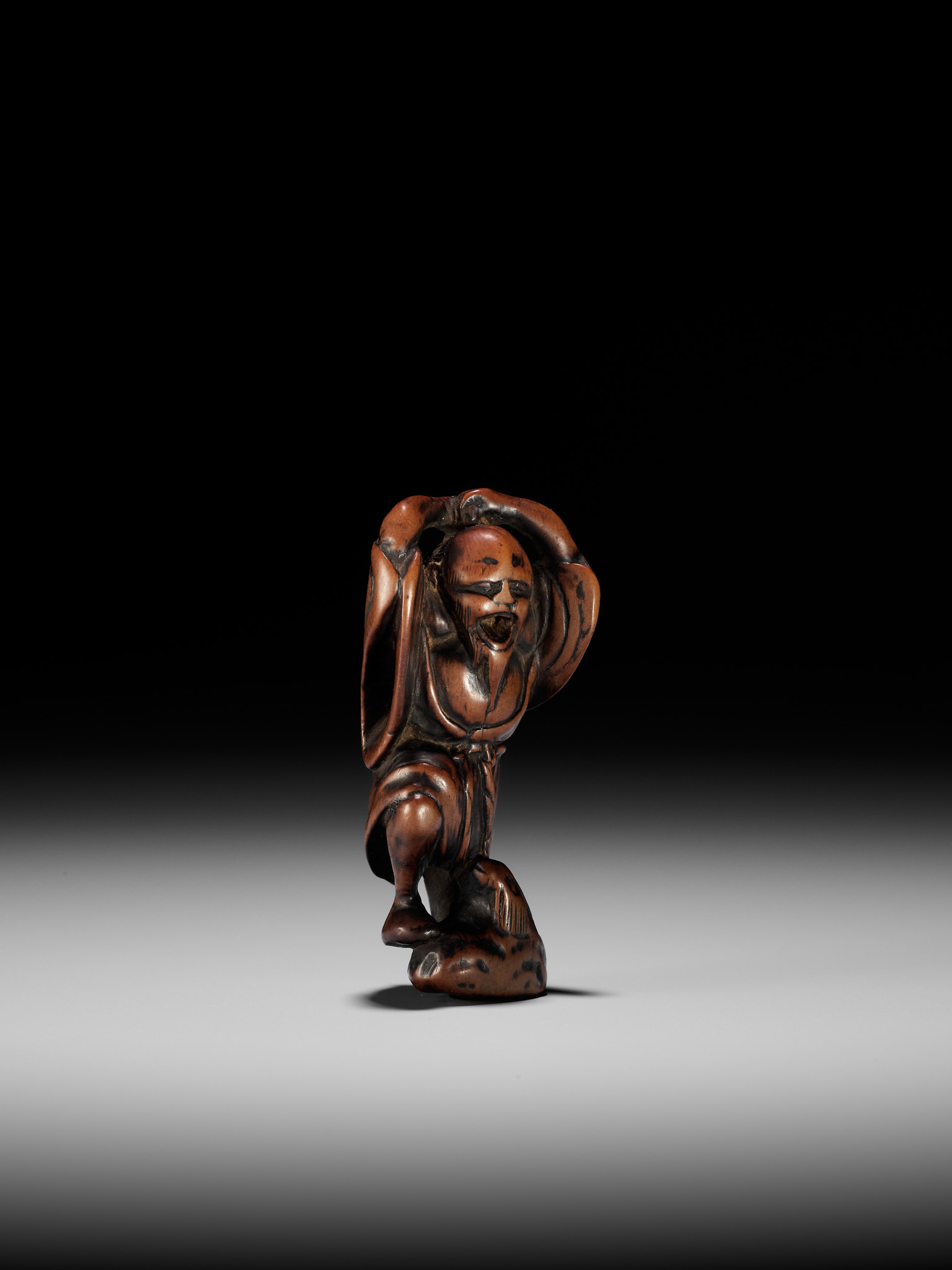 A RARE AND EARLY WOOD NETSUKE OF KOSHOHEI - Image 8 of 11