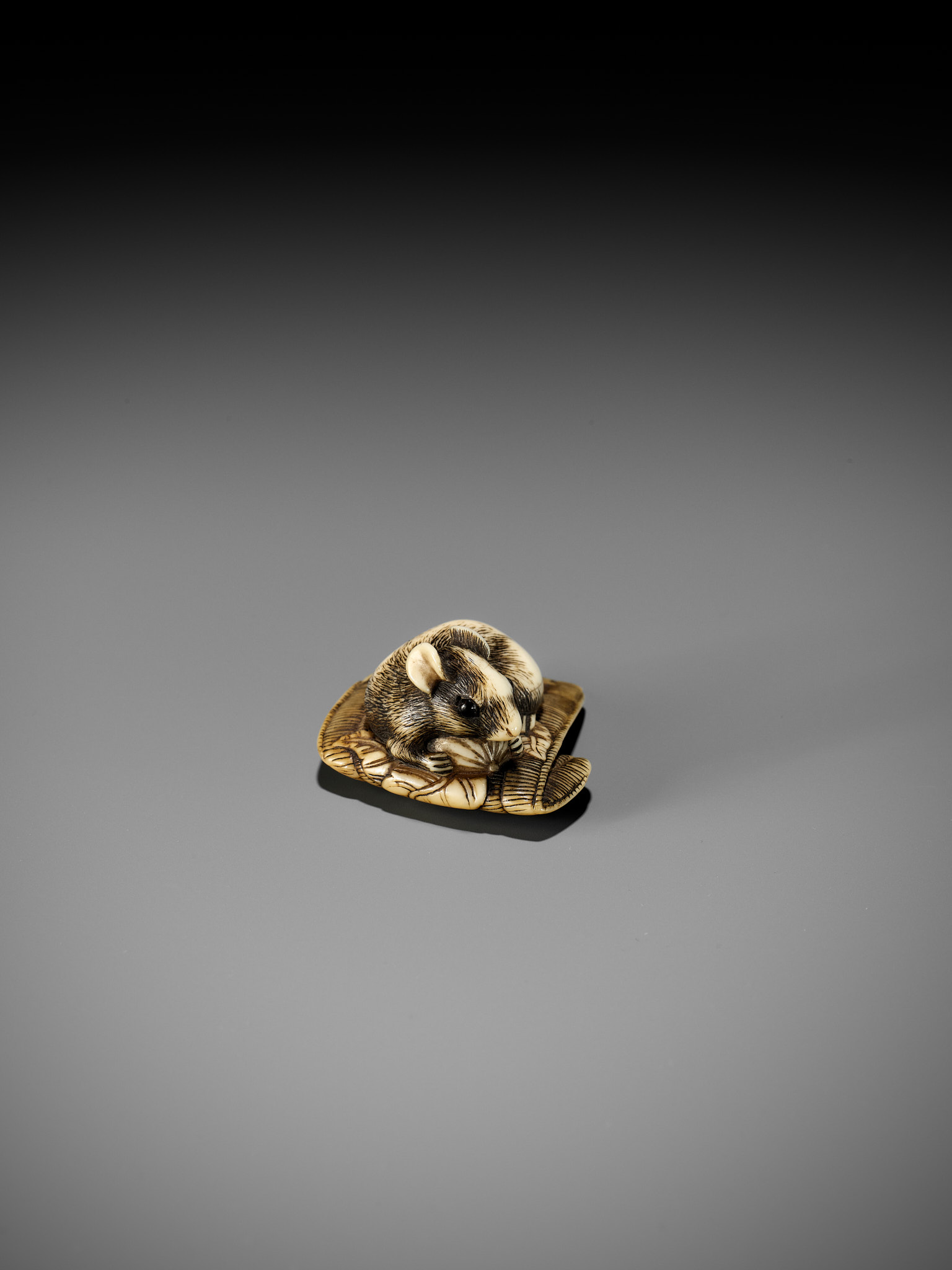 AN OSAKA SCHOOL IVORY NETSUKE OF A RAT ON A STRAW MAT - Image 9 of 12