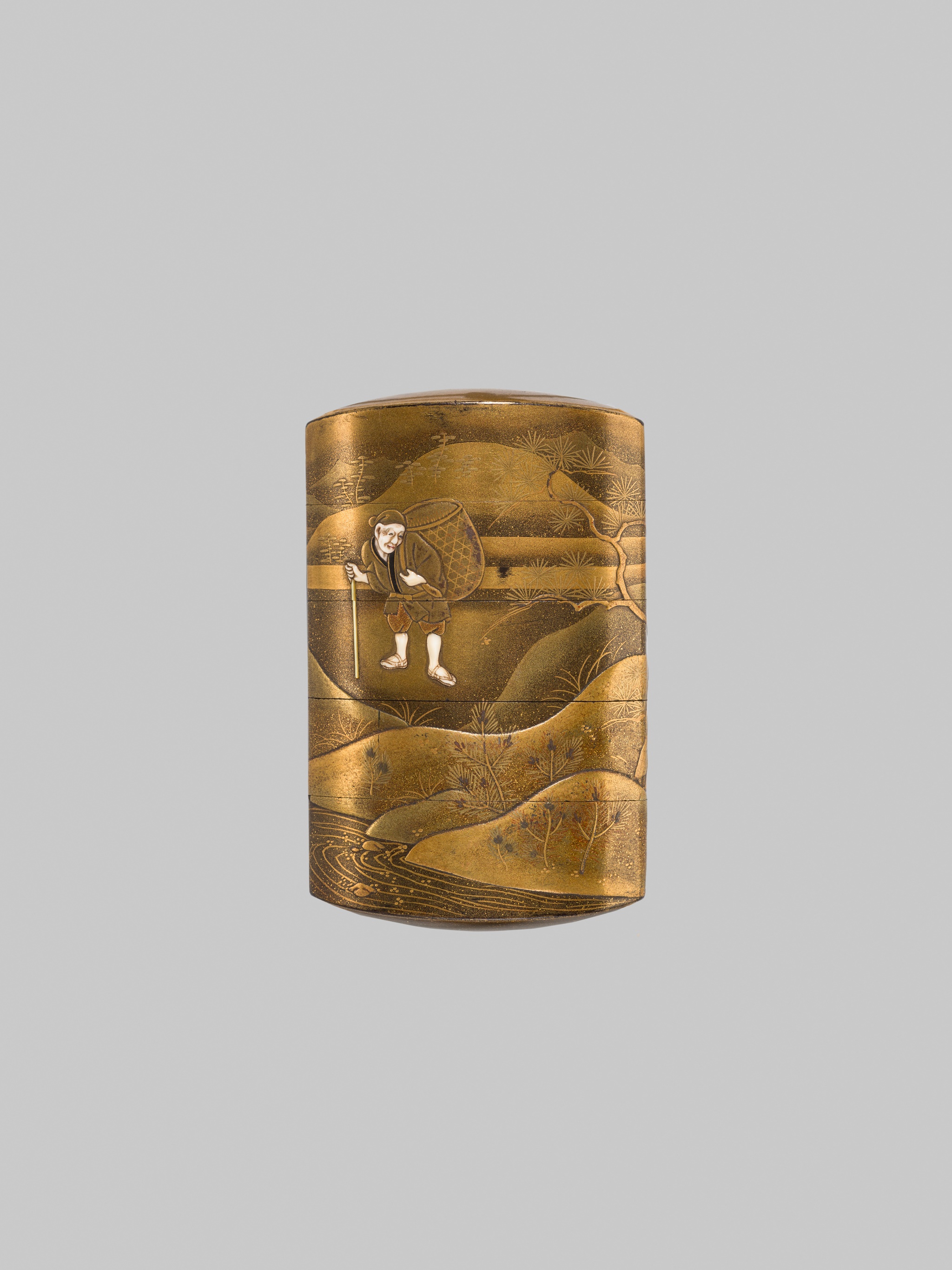 SHOKASAI: A FINE INLAID GOLD LACQUER FOUR-CASE INRO - Image 2 of 7