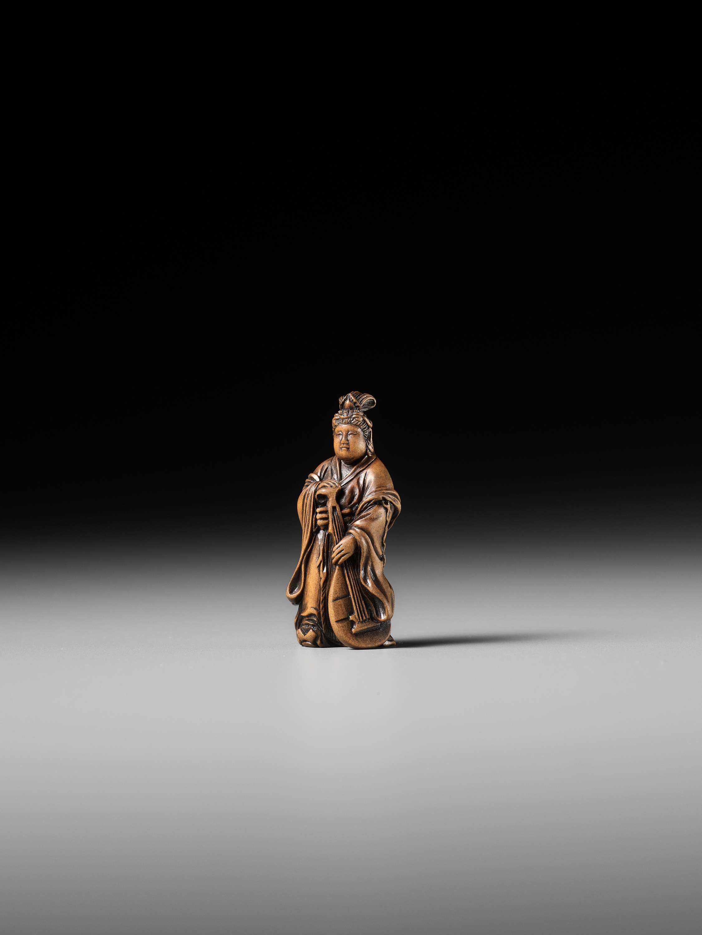 SETTEI: A VERY FINE MINIATURE WOOD NETSUKE OF BENTEN HOLDING A BIWA - Image 7 of 14