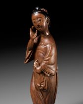 A SUPERB AND LARGE WOOD NETSUKE OF A CHINESE BEAUTY