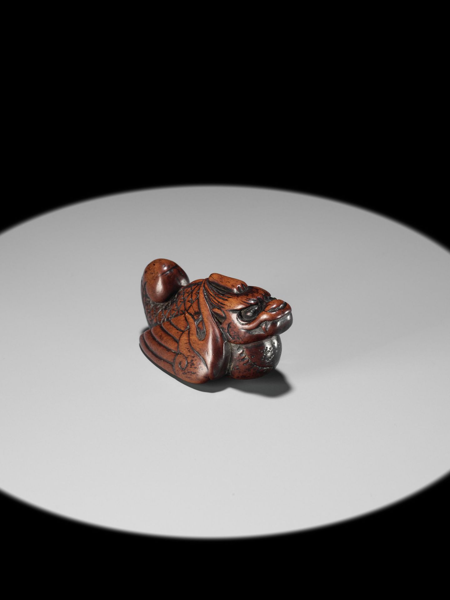 A RARE WOOD NETSUKE OF A HIRYU (FLYING DRAGON), SOKEN KISHO TYPE - Image 10 of 17