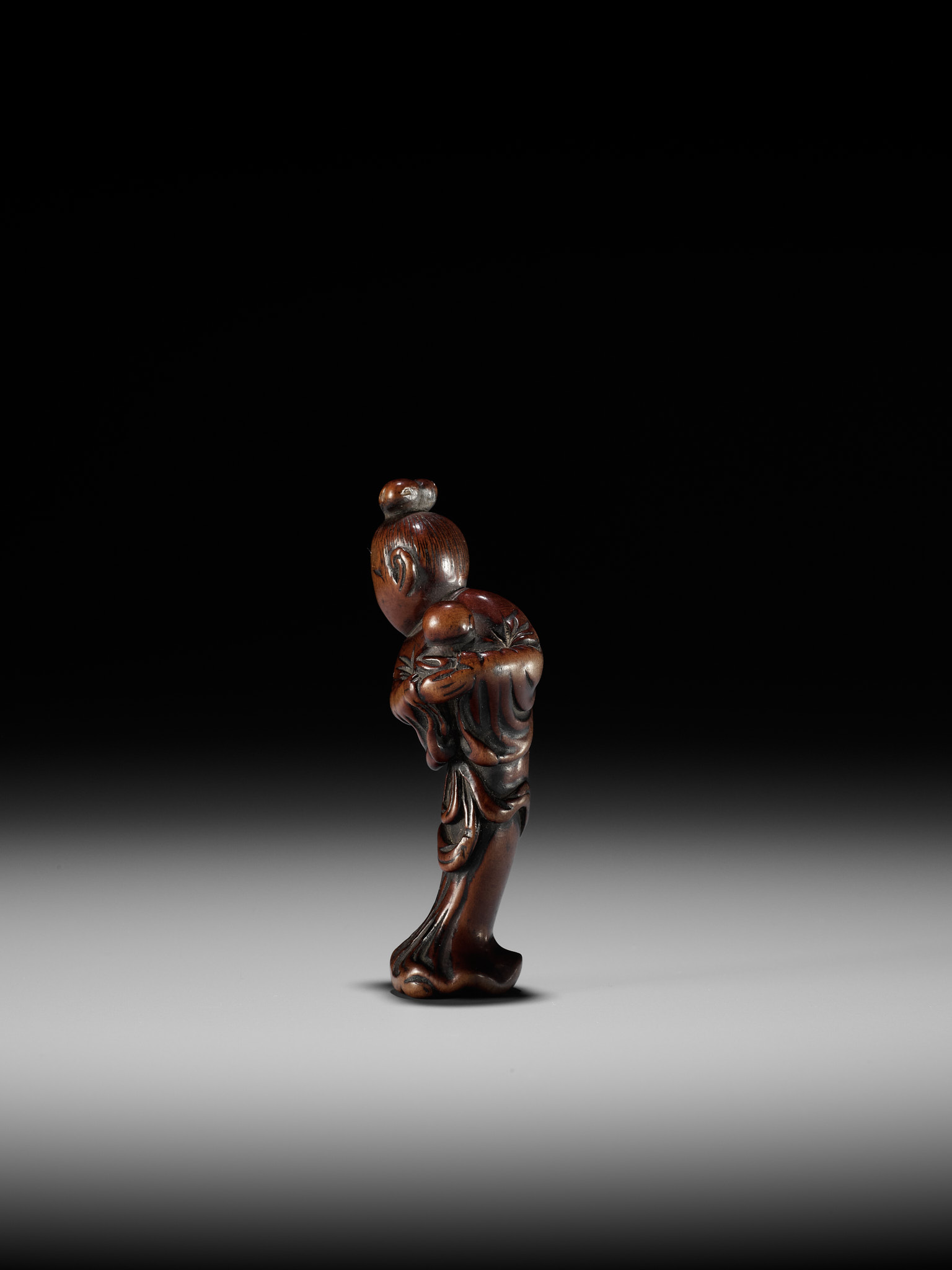 A WOOD NETSUKE OF KAKKYO'S WIFE AND CHILD - Image 8 of 12