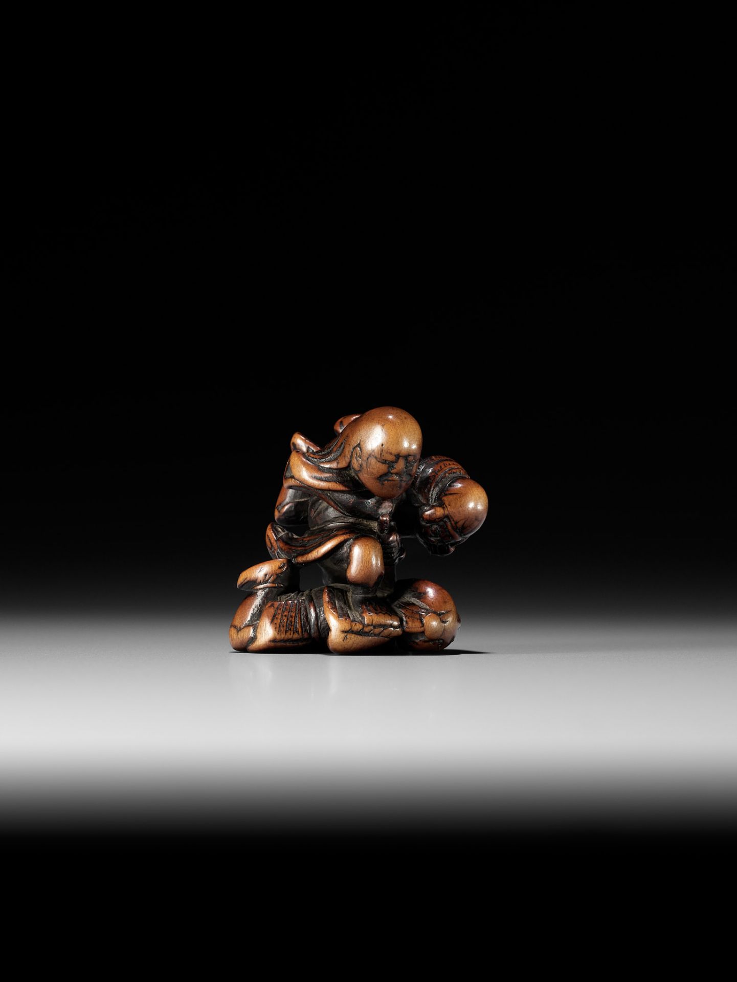 NAGAMITSU: A RARE WOOD NETSUKE OF GOBAN TADANOBU - Bild 8 aus 15