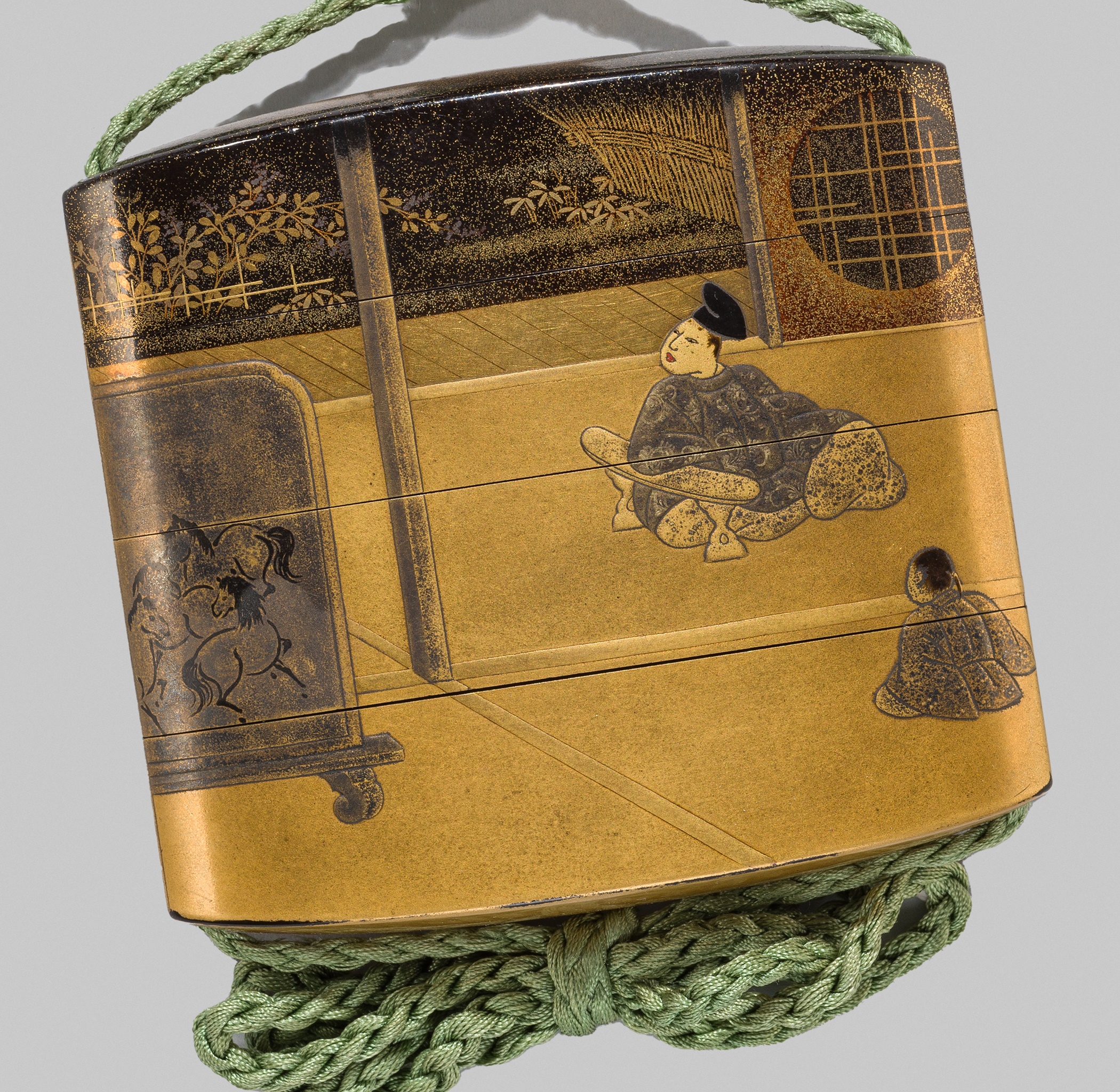 INAGAWA SENRYU: A FINE TOGIDASHI LACQUER THREE-CASE INRO DEPICTING A SCENE FROM THE TALE OF GENJI - Image 5 of 12