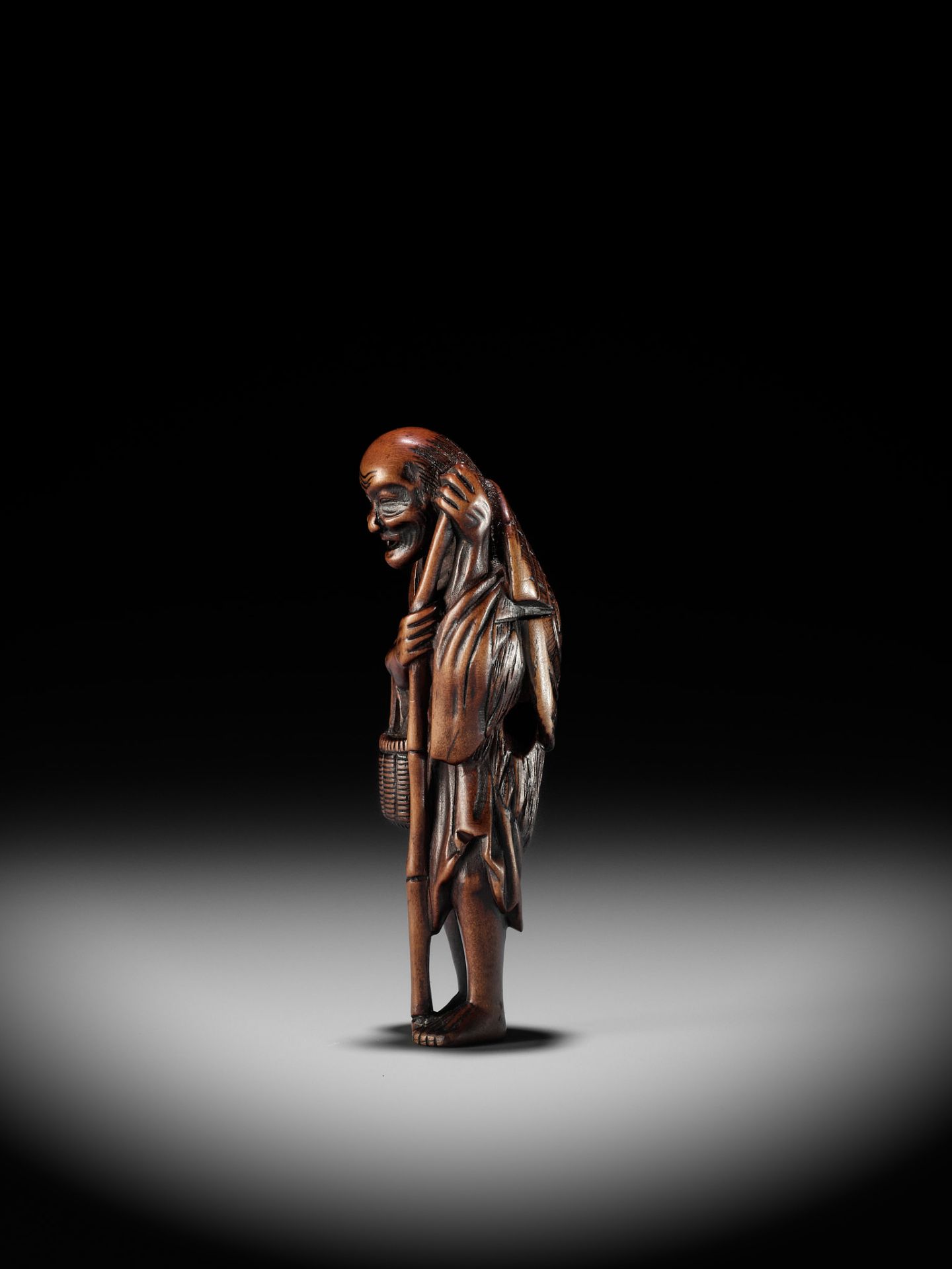 A LARGE AND RARE WOOD NETSUKE OF ONO NO KOMACHI - Image 6 of 10