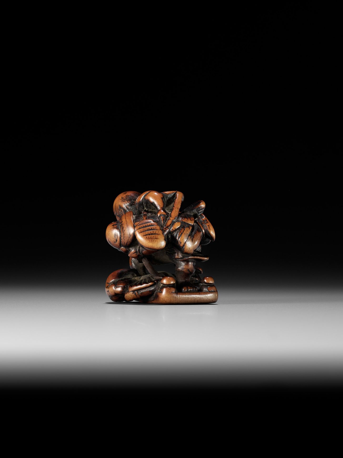 NAGAMITSU: A RARE WOOD NETSUKE OF GOBAN TADANOBU - Bild 10 aus 15