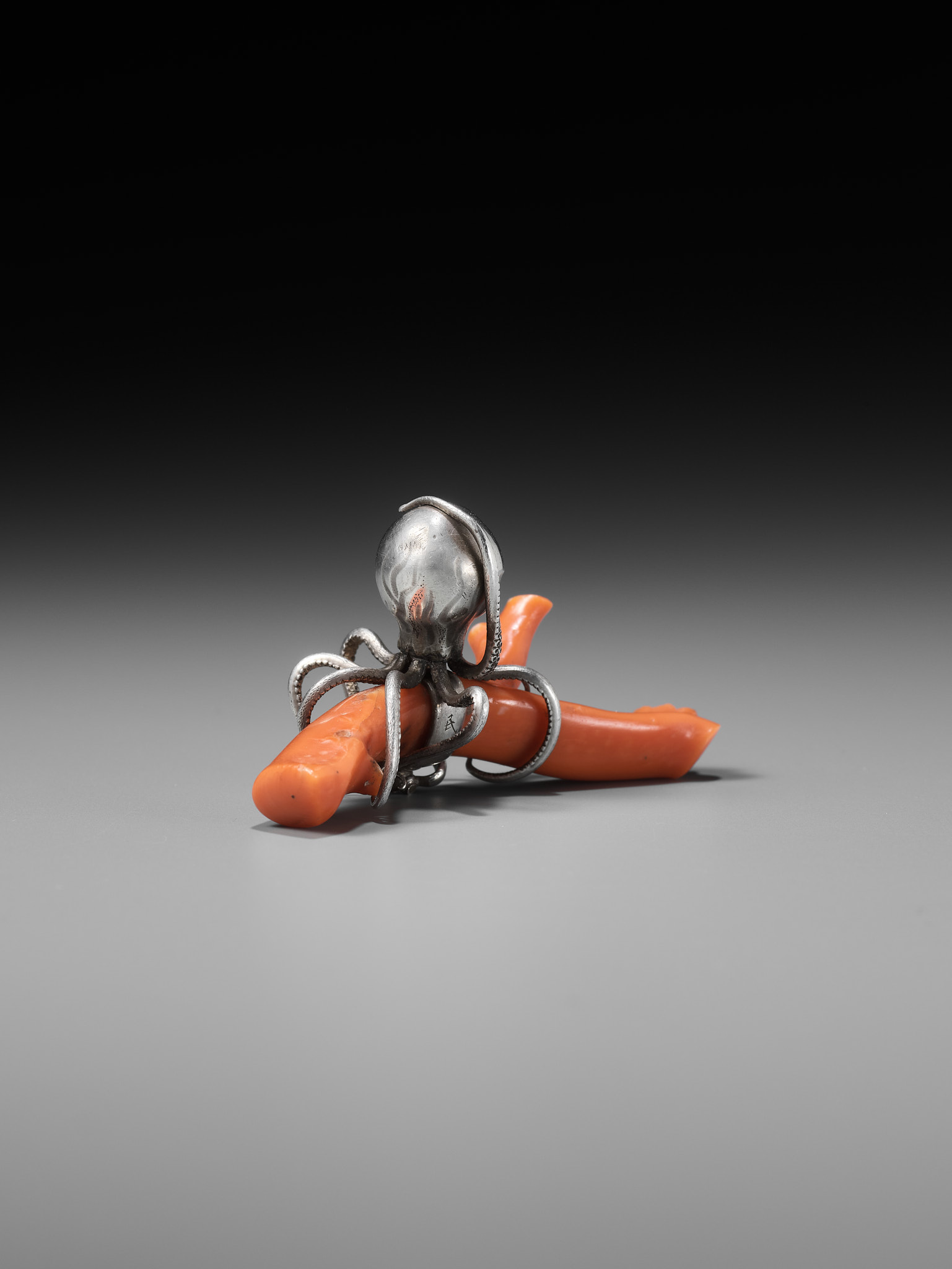 MINKOKU: A LARGE SILVER NETSUKE OF AN OCTOPUS GRASPING A PIECE OF CORAL - Image 10 of 14