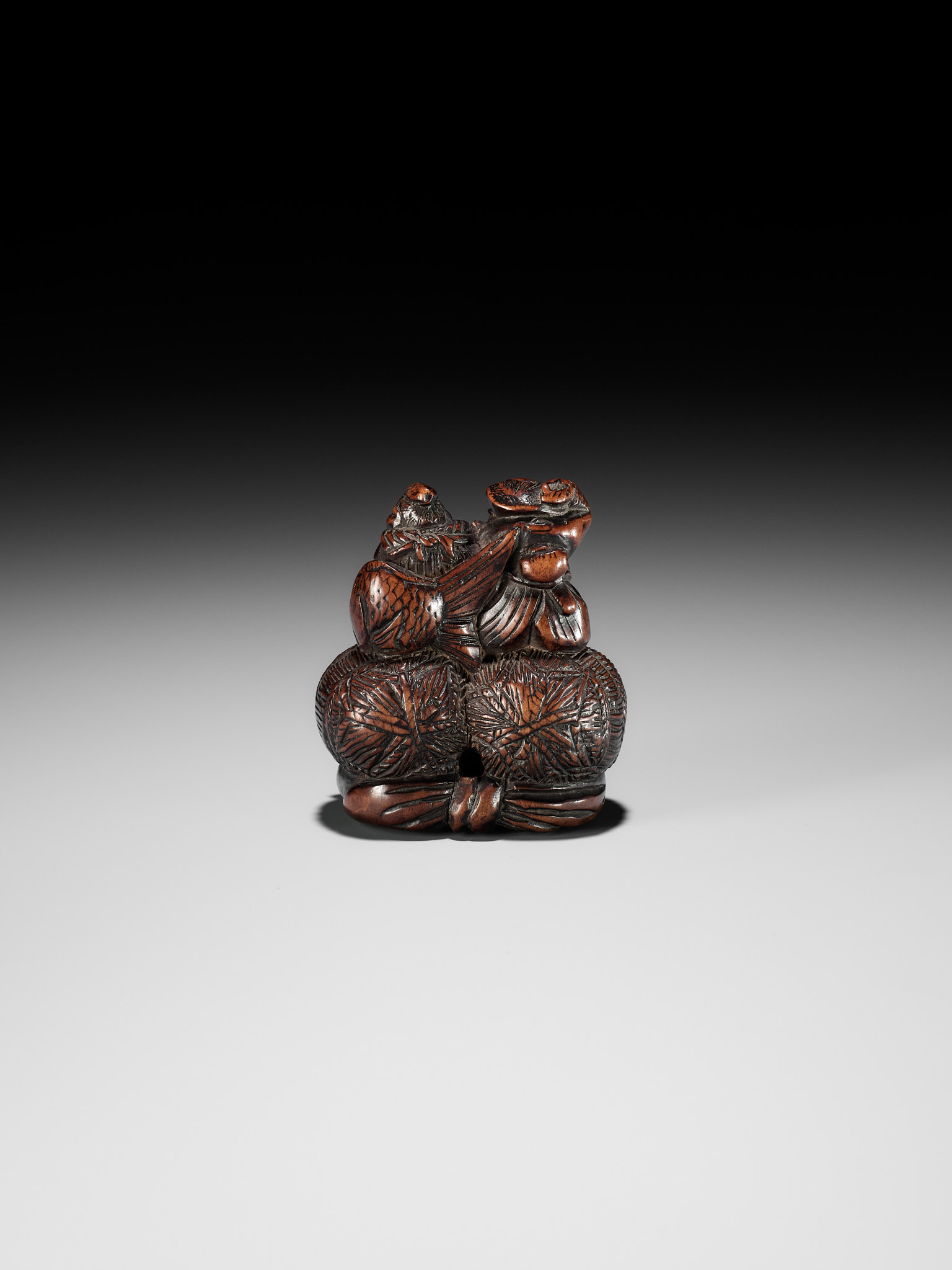 KAZUNORI: A LARGE WOOD NETSUKE OF DAIKOKU AND EBISU AT SETSUBUN - Bild 9 aus 14