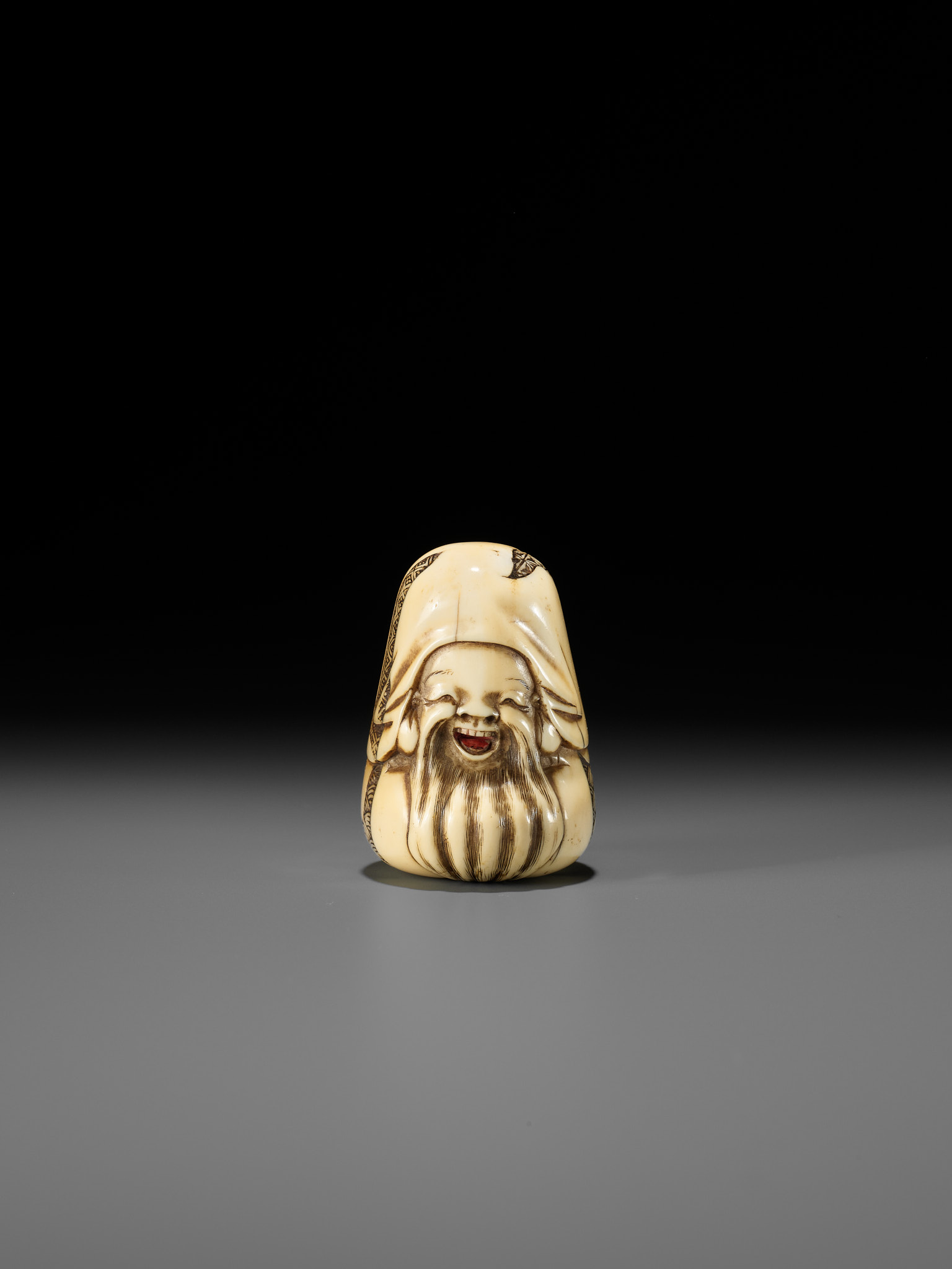 A FINE IVORY NETSUKE OF A JUROJIN DOLL, ATTRIBUTED TO HIDEMASA - Image 3 of 11