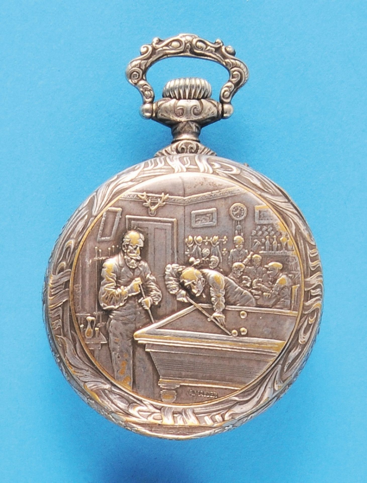 Moeris Patent, motif pocket watch with billiard players, silver-plated case, all sides in relief, - Bild 2 aus 2