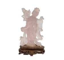 Chinese female figure sculpture in rose quartz, 20th century