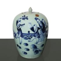 Large Chinese porcelain urn with lid, nineteenth century