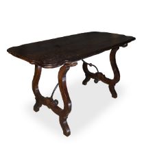 Refectory table in walnut wood, 18th century