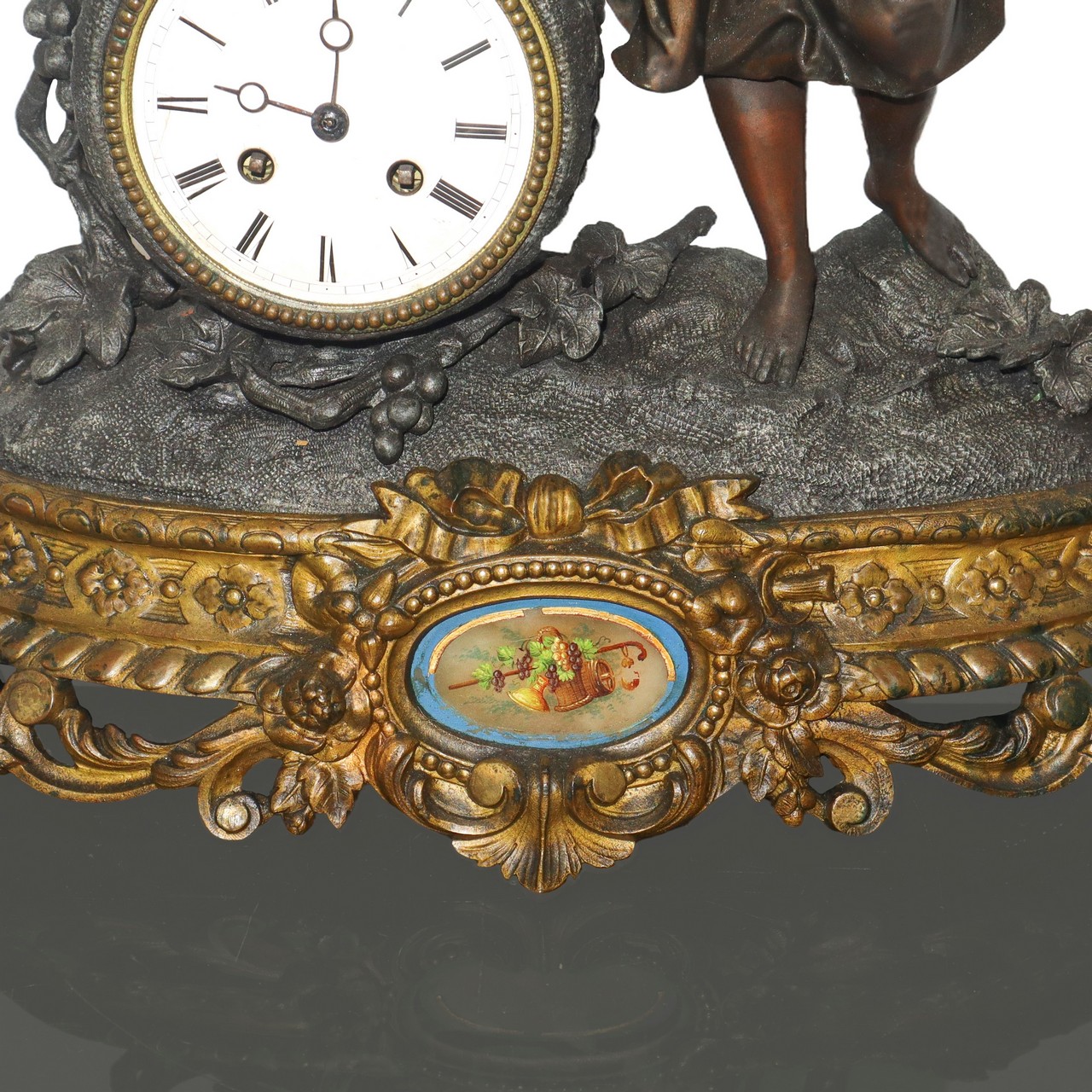 Pendulum table clock with golden metal base and applied porcelain, Late 19th century - Image 2 of 5