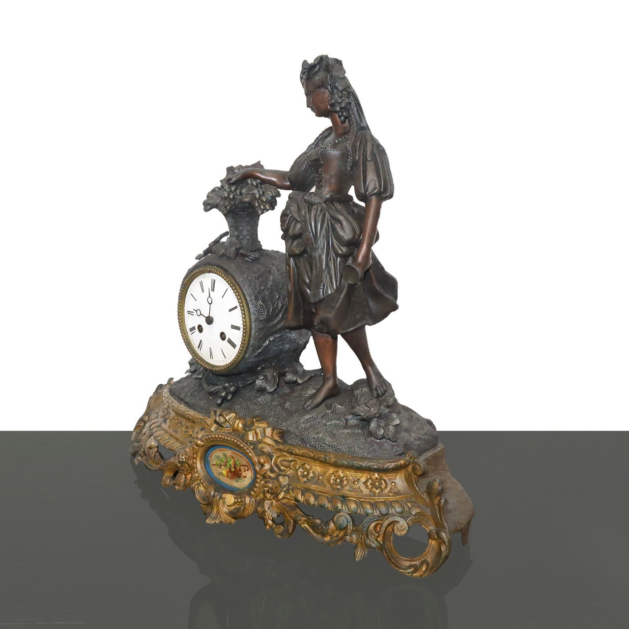 Pendulum table clock with golden metal base and applied porcelain, Late 19th century - Image 4 of 5