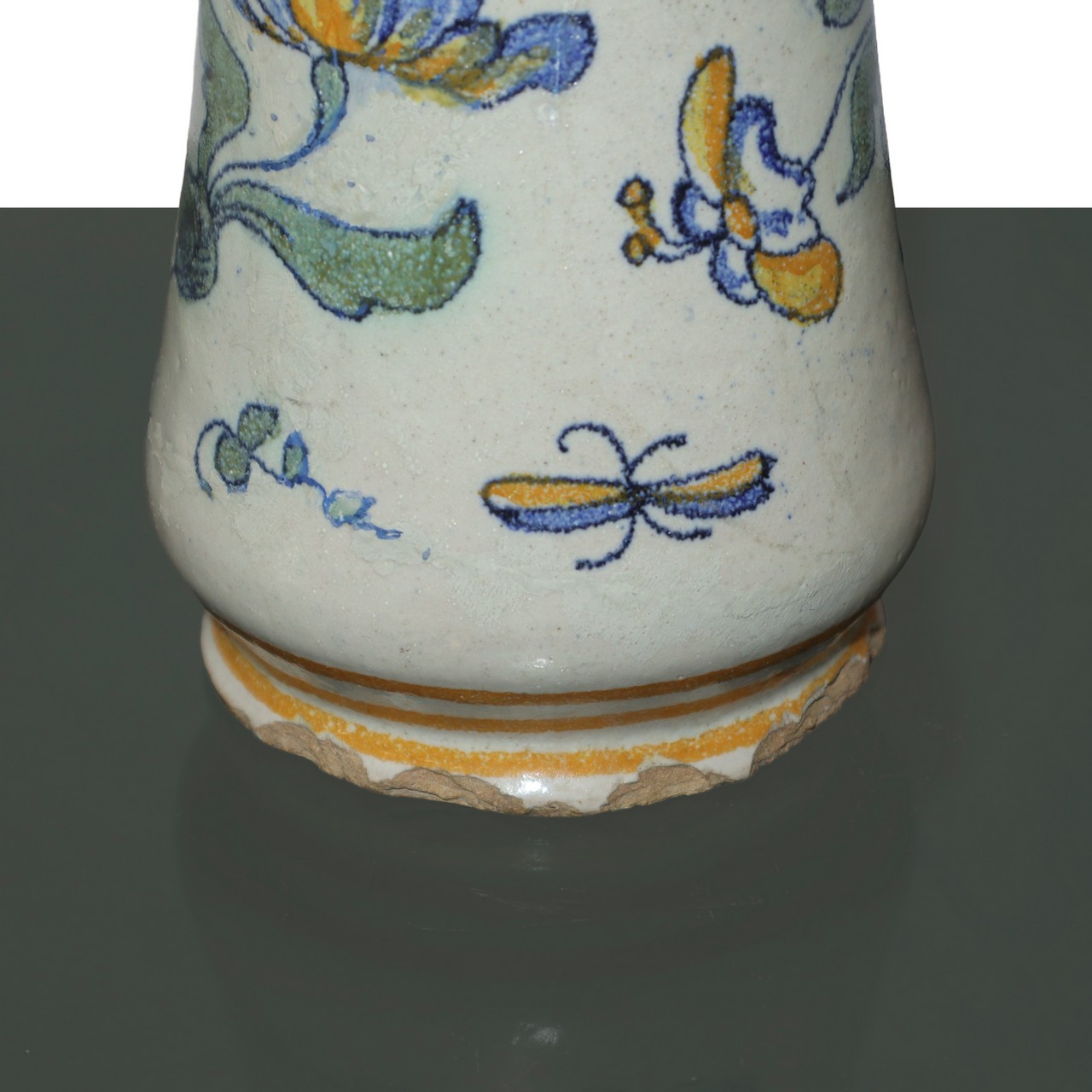 Neapolitan majolica albarello painted with flowers and butterflies, 18th century - Image 3 of 3