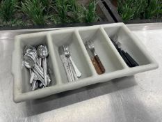 Plastic Cutlery Tray Complete With Cutlery Set