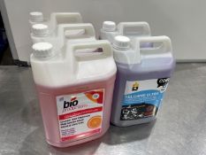 3no. 5L Cleaner & Degreaser & 2no. 5L Cleaner & Sanitiser