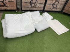 4no. Bed Pillows, Double Sized Duvet, Double Sized Bed Sheet & Double Sized Bed Throw