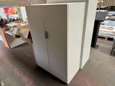 White Lockable Cupboard with 3no. Shelves - 1000 x 600 x 1600 mm. Please Note: There is NO VAT on