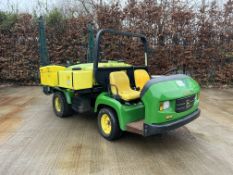 John Deer Pro Gator 2030, Hours: 3433 with 2016 John Deere SelectsSpray Attachment with 700L Tank