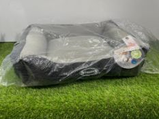 Scruffs Medium Dog Bed. PLEASE NOTE: Collections by Appointment Only from The Auction Centre, 24