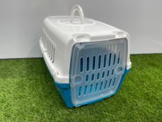 Pet Travel Crate. PLEASE NOTE: Collections by Appointment Only from The Auction Centre, 24 Wernddu