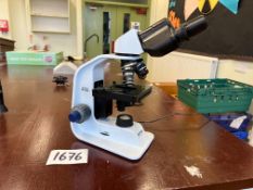 Optica B-150 Monocular Microscope. Please Note: Auction Location - Bay Studios, Fabian Way,