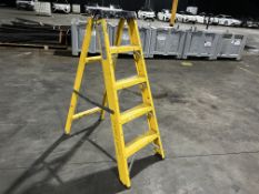 Bratts P-FSS-05 5-Tread Fibreglass Step Ladder. Please Note: Auction Location - Bay Studios,