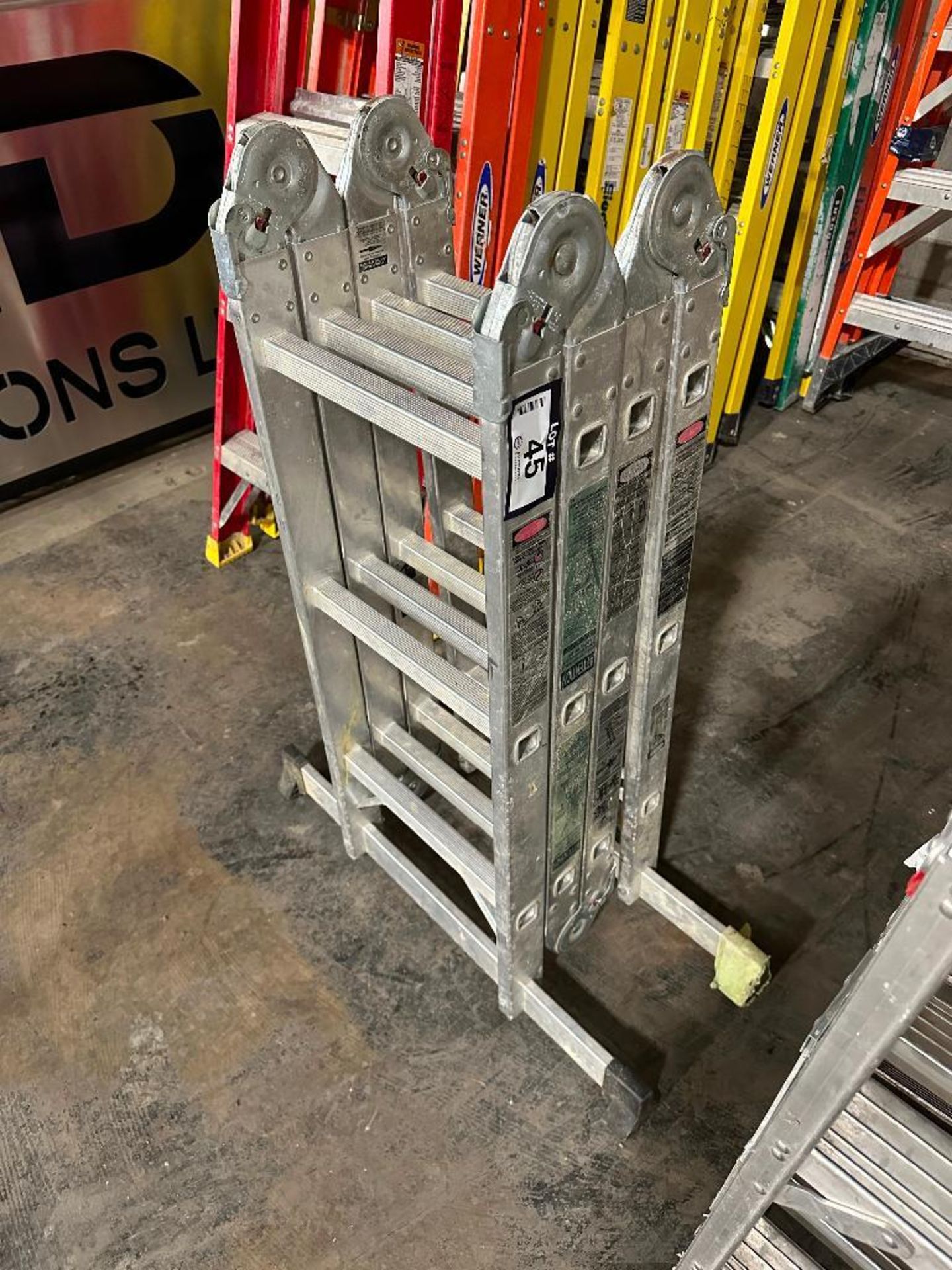 Mastercraft Aluminum Articulating Ladder 061-1071-8 - Image 2 of 4