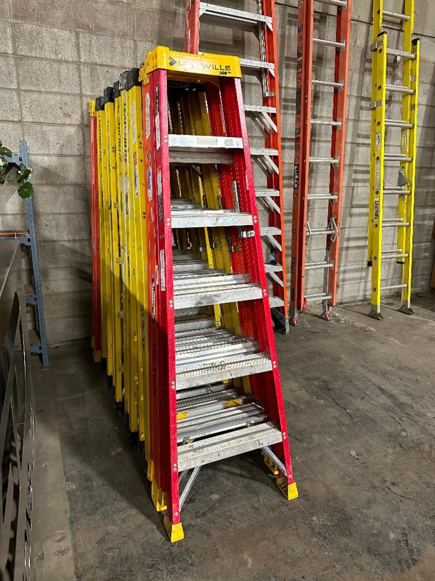 Louisville 6' Fiberglass Step Ladder - Image 2 of 4