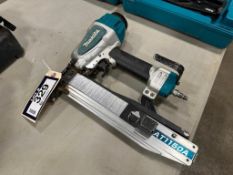 Makita AT1150A Pneumatic Brad Nailer