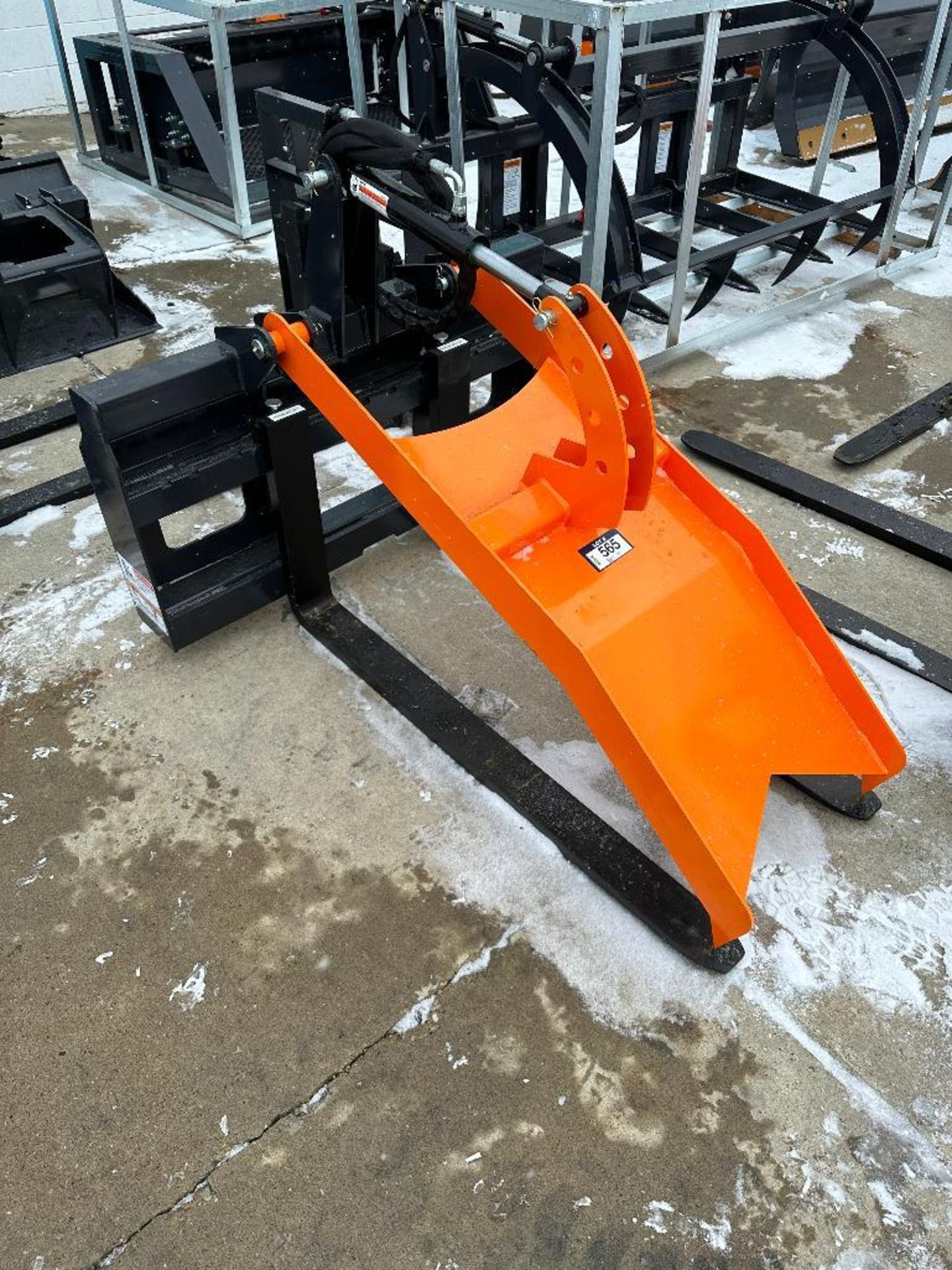 2023 Wolverine FGP-11-3500G Skid Steer Pallet Fork Grapple Attachment - Image 2 of 6