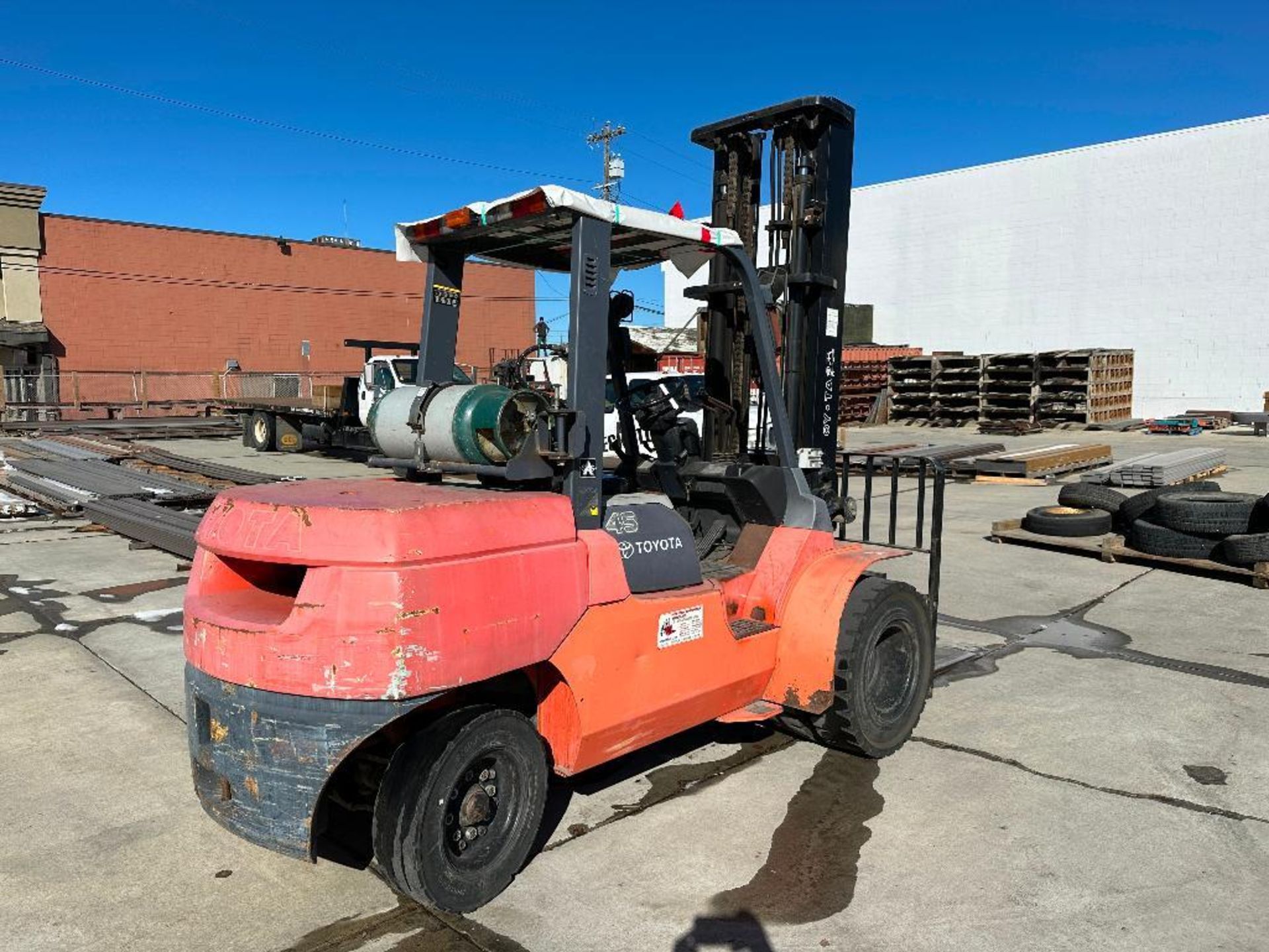Toyota 7FGU45 9,150lb. Capacity LPG Forklift, 4,202hrs Showing - Image 4 of 10