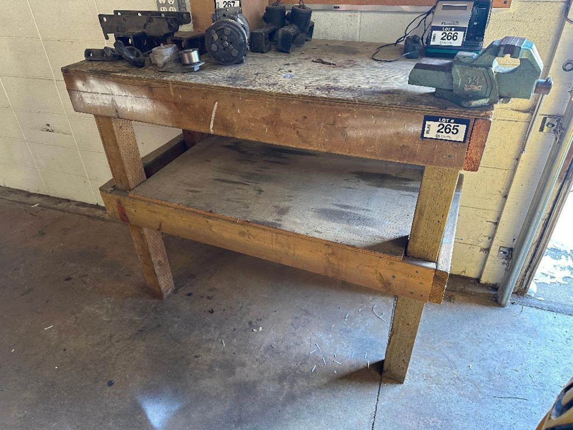 51" X 24" X 43" 2-Tier Work Bench w/ 3.5" Bech Vise