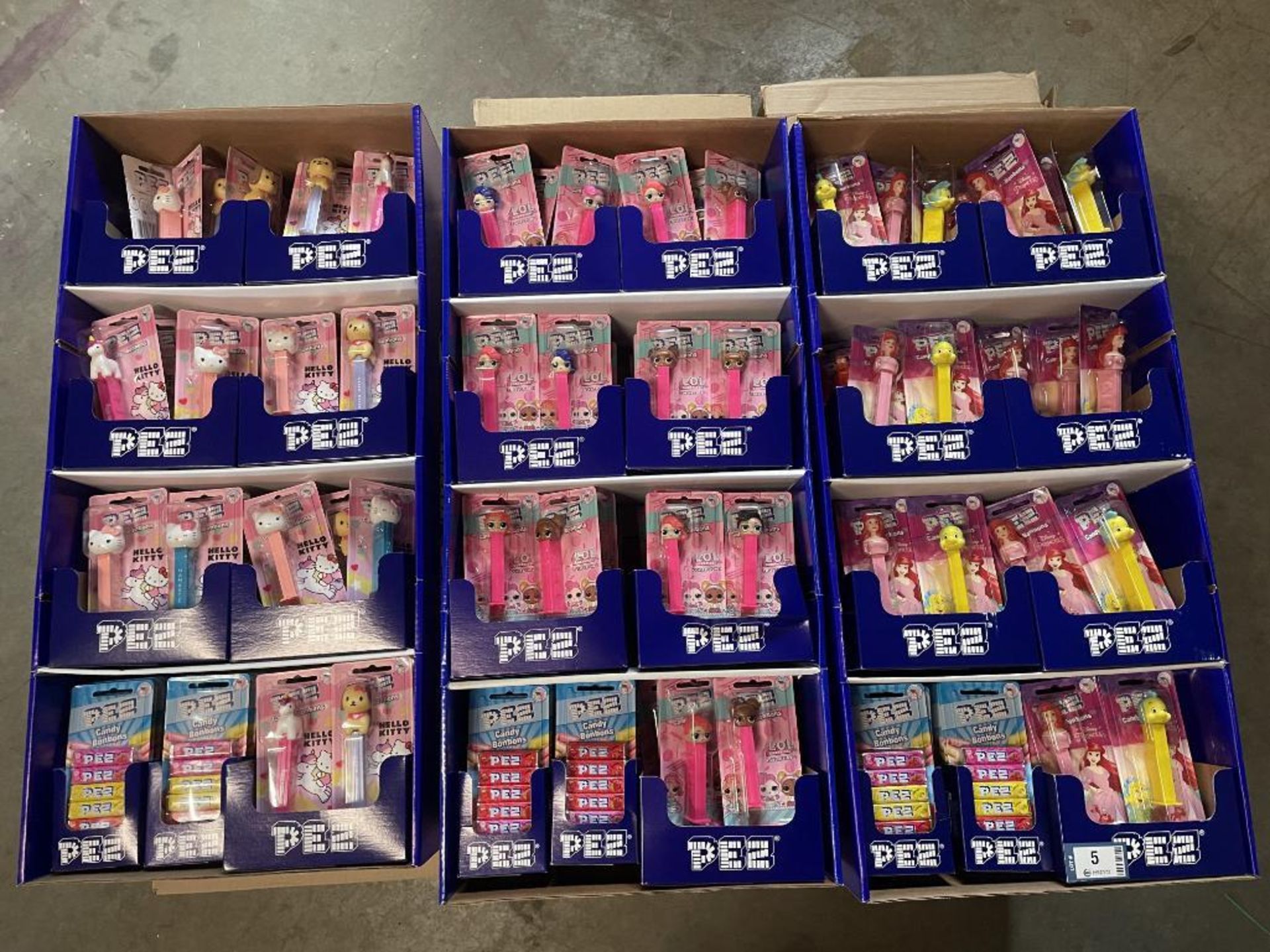 (3) PEZ DISPENSER FREESTANDING RETAIL DISPLAYS - Image 3 of 8