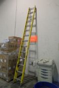 Featherlite 28' Fiberglass/Aluminum Extension Ladder.