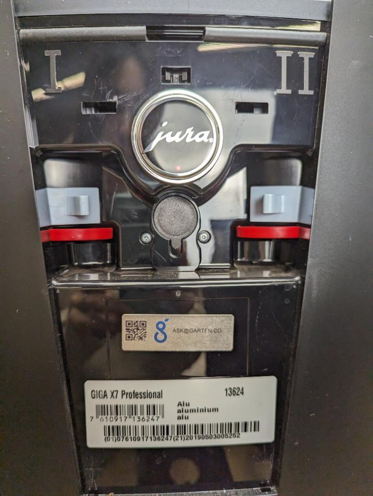 JURA GIGA X7 PROFESSIONAL AUTOMATIC COFFEE MACHINE WITH MILK COOLER - Image 8 of 16