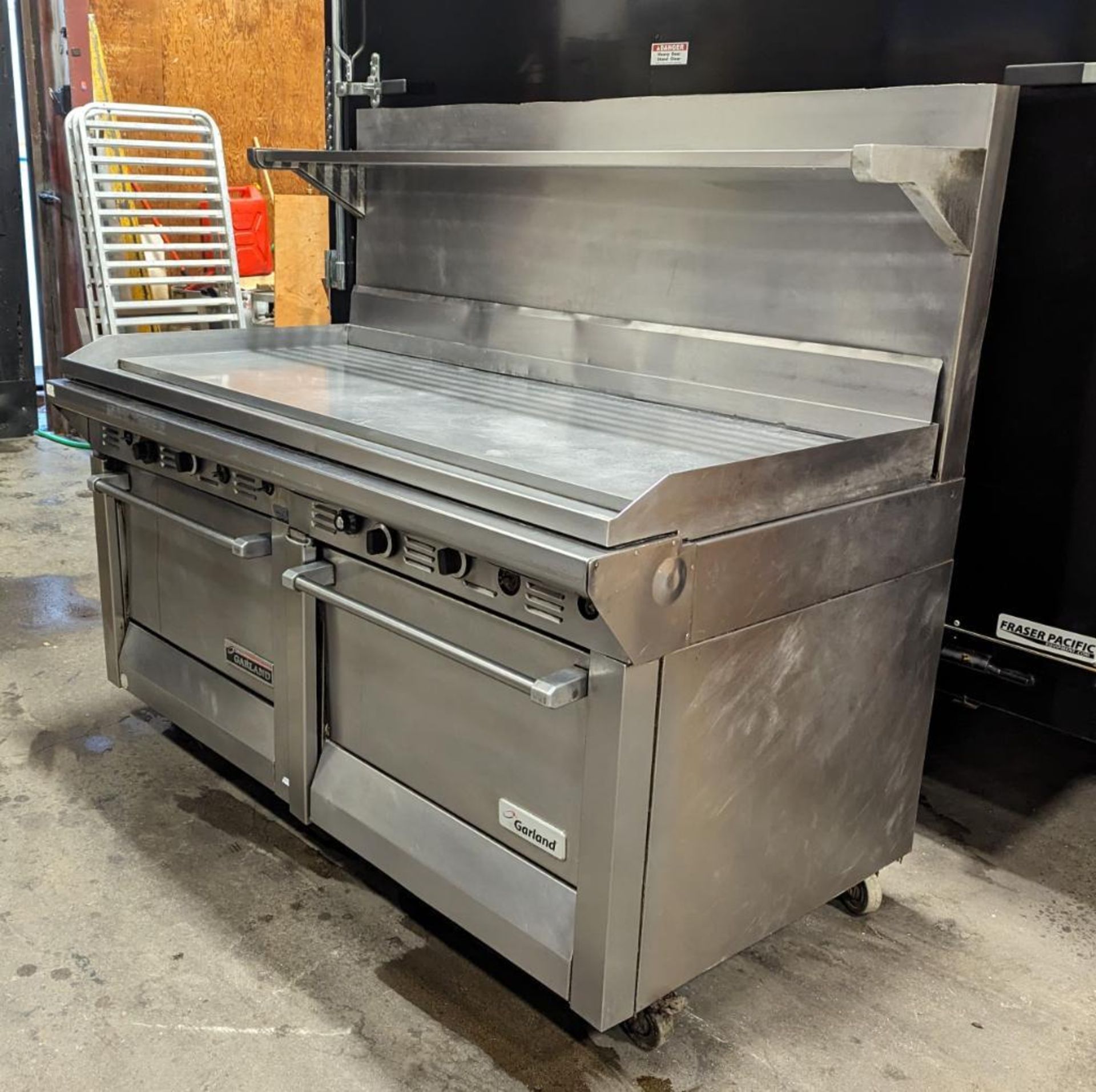 GARLAND M48-68R 68" GRIDDLE WITH DOUBLE STANDARD OVEN - Image 6 of 14