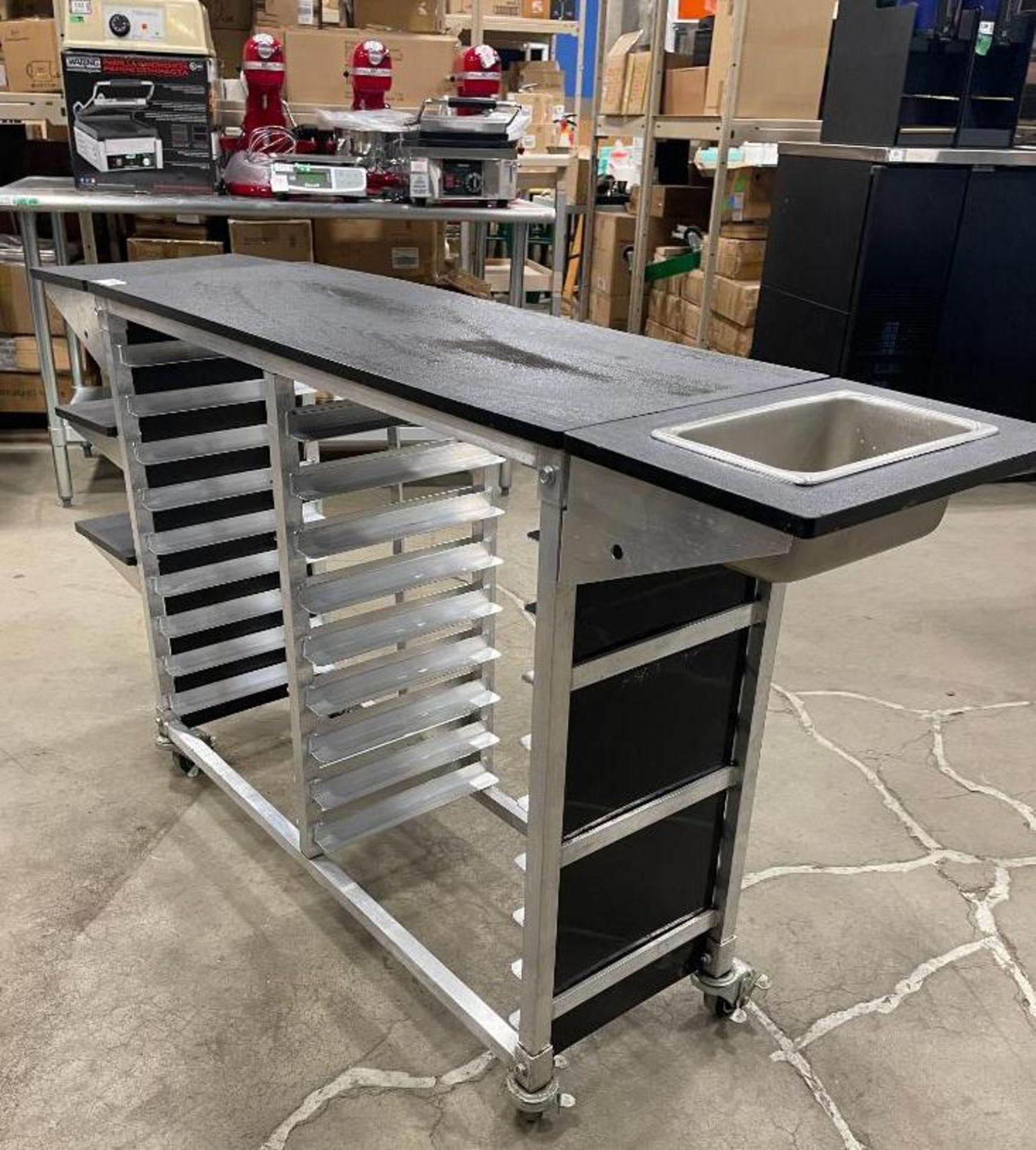 COMMERCIAL FOOD SERVICE CART WITH 18-SLOTS FOR HALF SIZE BUN PANS - Image 5 of 7