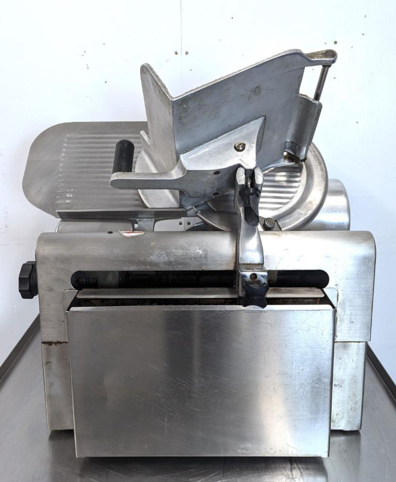 GLOBE 775 12" AUTOMATIC MEAT SLICER WITH BLADE SHARPENER - Image 5 of 14