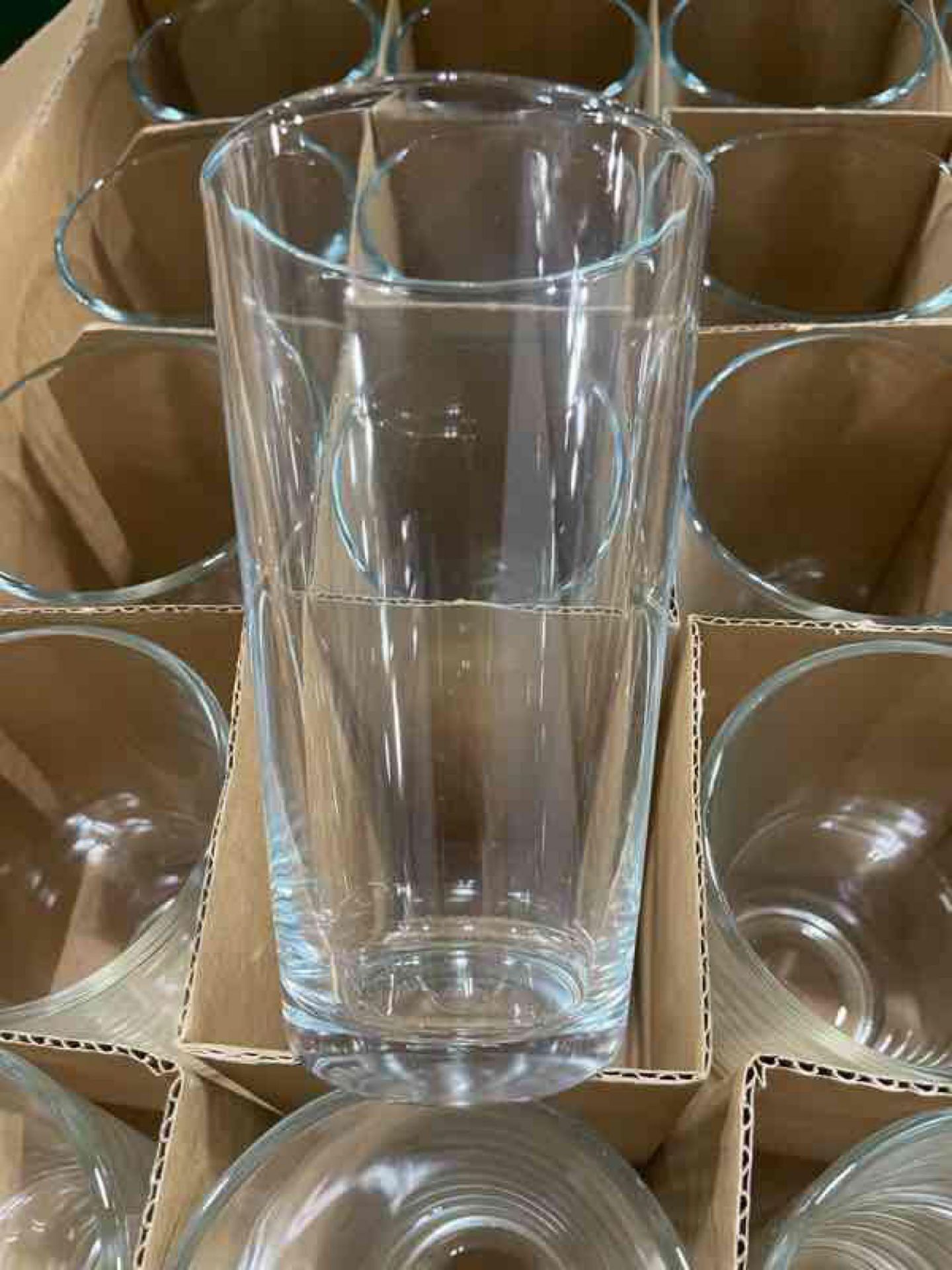 CASE OF 16OZ PASABAHCE MIXING GLASSES - 24/CASE - Image 3 of 4