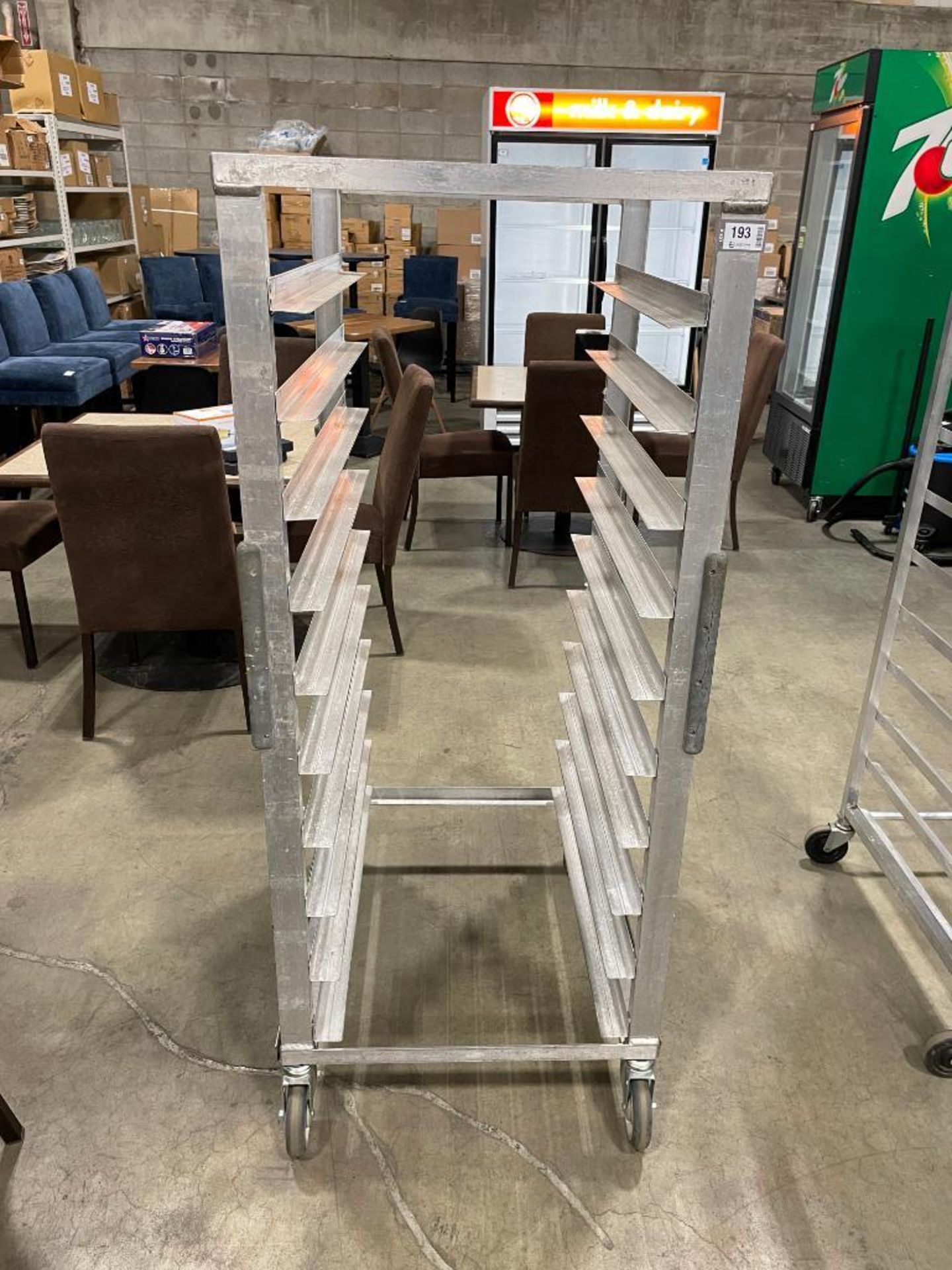 10-SLOT ALUMINUM MOBILE BUN PAN RACK - Image 2 of 5